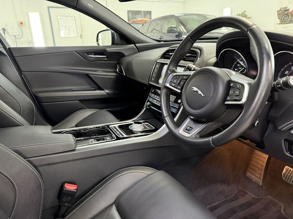 USED 2015 15 JAGUAR XE 2.0 GTDi R-Sport Saloon 4dr Petrol Auto Euro 6 (s/s) (240 ps) 