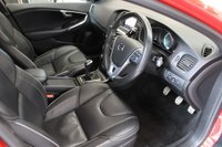 USED 2019 19 VOLVO V40 2.0 D3 R-Design Edition Euro 6 (s/s) 5dr WINTER PACK, FULL LEATHER, FSH
