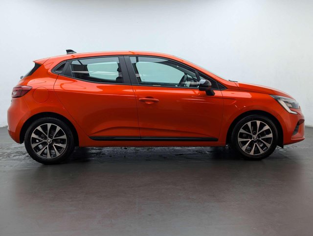 USED 2023 23 RENAULT CLIO 1.6 Clio Evolution E-Tech HEV Auto 5dr CLICK+COLLECT / HOME DELIVERY