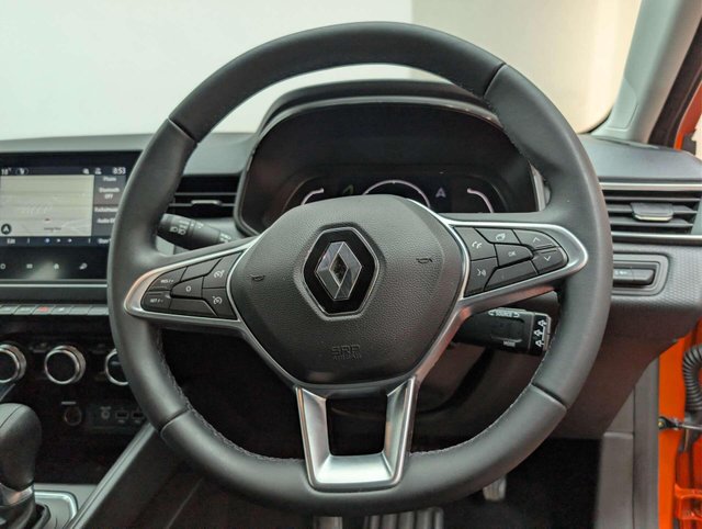 USED 2023 23 RENAULT CLIO 1.6 Clio Evolution E-Tech HEV Auto 5dr CLICK+COLLECT / HOME DELIVERY