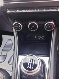 USED 2022 22 RENAULT CAPTUR 1.0 TCe Limited SUV 5dr Petrol Manual Euro 6 (s/s) (90 ps) MOT MAY 27 - NEW SERVICE