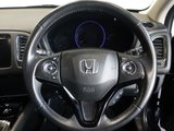 USED 2019 68 HONDA HR-V 1.6 i-DTEC SE SUV 5dr Diesel Manual Euro 6 (s/s) (120 ps) FULL SERVICE HISTORY + SATELLITE NAVIGATION + BLUETOOTH PHONE CONNECTIVITY + REAR VIEW CAMERA + TOUCH SCREEN MEDIA DISPLAY + LANE ASSIST + CRUISE CONTROL + FRONT AND REAR PARKING SENSORS + DUAL ZONE CLIMATE CONTROLLED AIRCONDITIONING + AUTO HOLD HILL START ASSISTANCE + LED DAY TIME RUNNING LIGHTS + LEATHER MULTI FUNCTION STEERING WHEEL + VOICE COMMAND + DAB DIGITAL RADIO + ECO STOP/START SYSTEM  + ROOF SPOILER + ELECTRIC HEATED DOOR MIRRORS + AUTOMATIC WIPERS WITH RAIN SENSORS + ELECTRIC WINDOWS