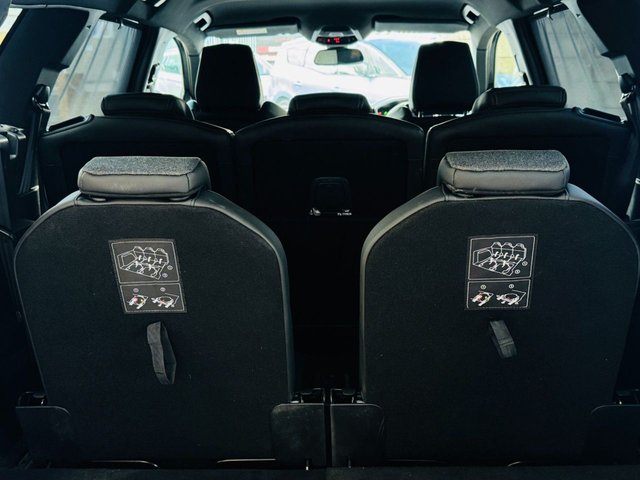 View our PEUGEOT 5008