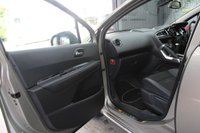 USED 2016 16 PEUGEOT 3008 1.6 BlueHDi Allure SUV 5dr Diesel ETG Euro 6 (s/s) (120 ps) front + back sensors