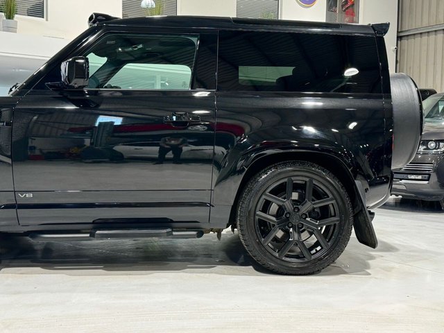 View our LAND ROVER DEFENDER