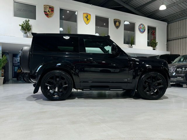View our LAND ROVER DEFENDER