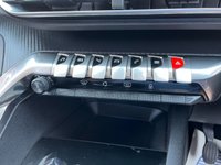 USED 2017 67 PEUGEOT 3008 1.2 PureTech Allure SUV 5dr Petrol Manual Euro 6 (s/s) (130 ps) Full Service History