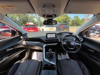 USED 2017 67 PEUGEOT 3008 1.2 PureTech Allure SUV 5dr Petrol Manual Euro 6 (s/s) (130 ps) Full Service History