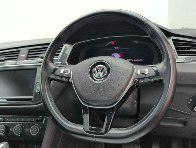 USED 2017 17 VOLKSWAGEN TIGUAN 2.0 Tiguan SEL TDI BlueMotion Technology 4Motion Semi-Auto 4WD 5dr CLICK+COLLECT / HOME DELIVERY