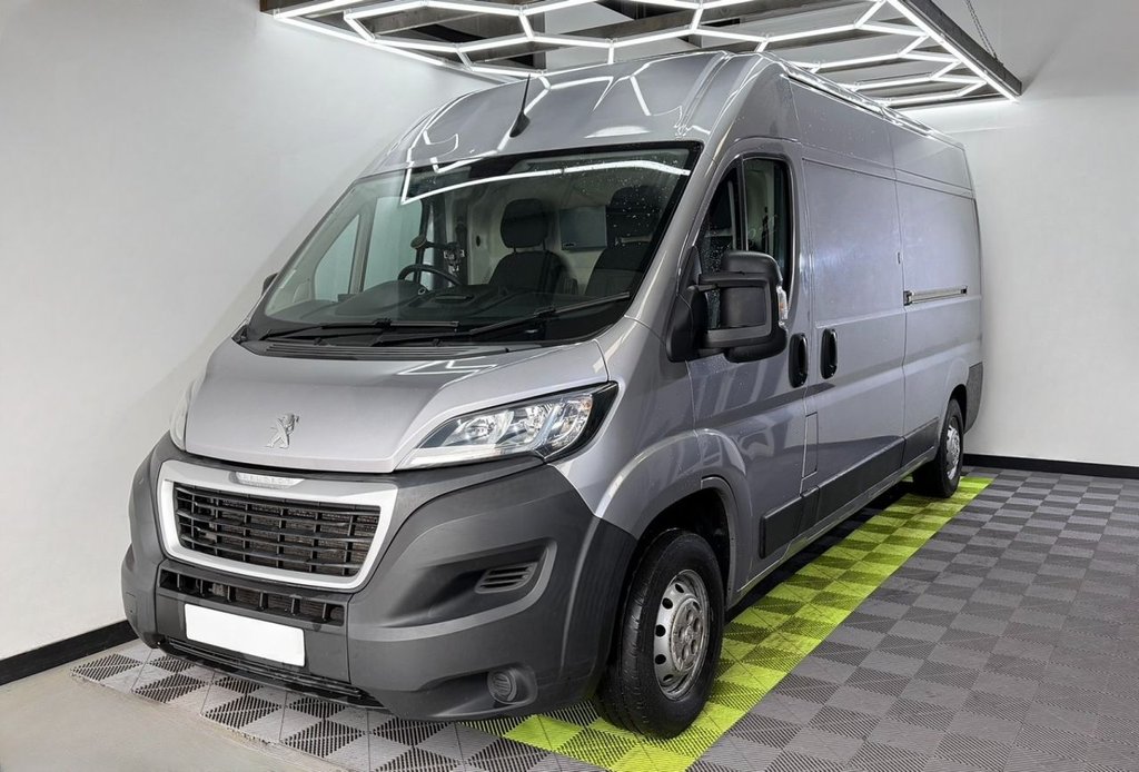 View our PEUGEOT BOXER