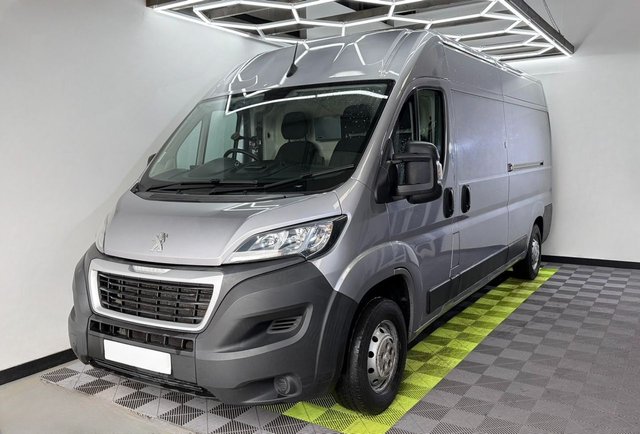 View our PEUGEOT BOXER