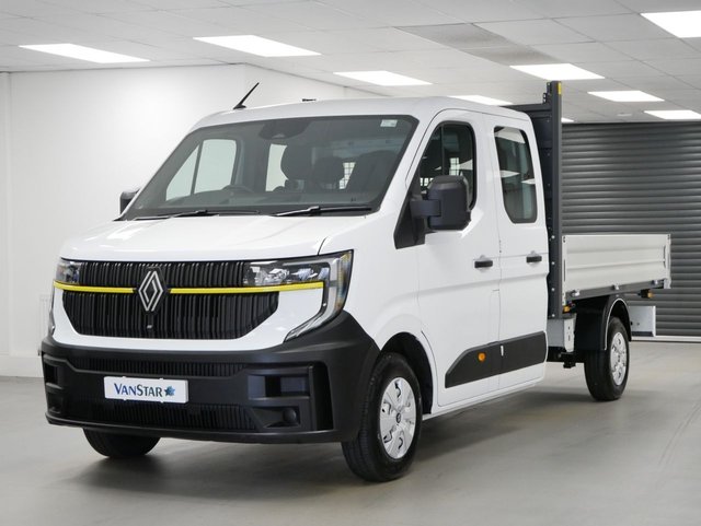 View our Renault Master LL35 2.0 BLUEDCI 150 BHP ADVANCE FACTORY TGS CREWCAB TIPPER