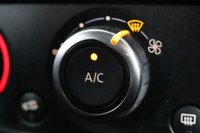 USED 2017 17 RENAULT CLIO 1.2 16V Dynamique Nav Hatchback 5dr Petrol Manual Euro 6 (75 ps) 7 stamp SERVICE HISTORY - 2 OWNERS