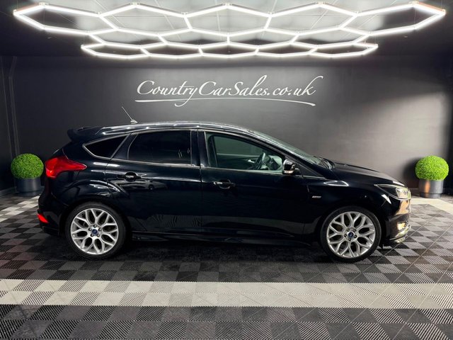 View our FORD FOCUS