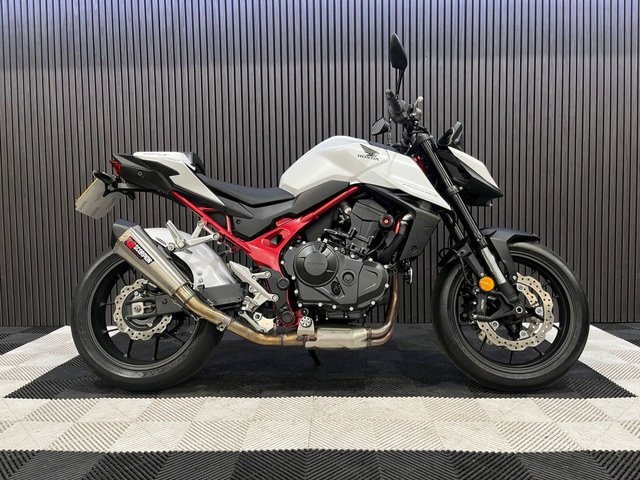 View our HONDA CB750 Hornet