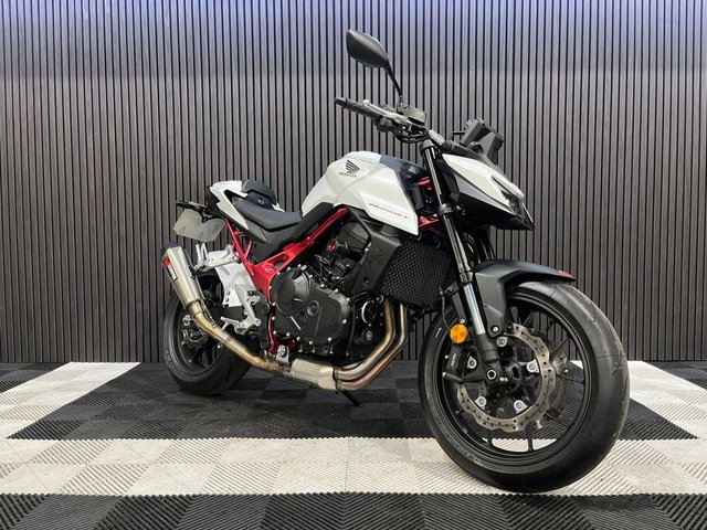 View our HONDA CB750 Hornet
