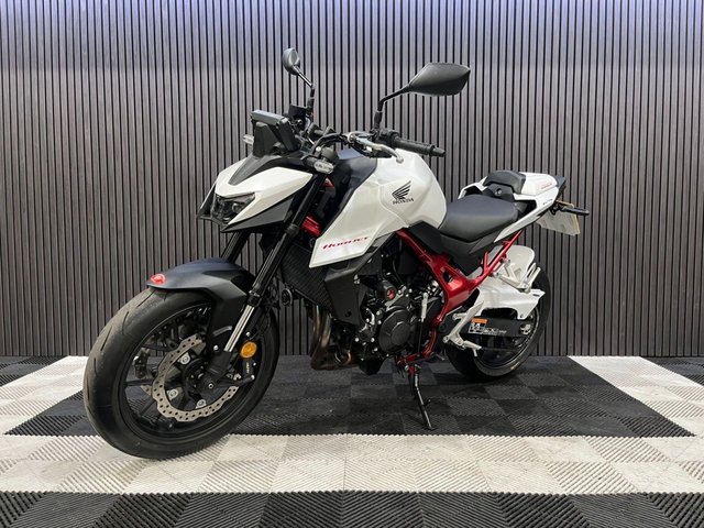 View our HONDA CB750 Hornet