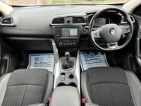 USED 2017 17 RENAULT KADJAR 1.2 Kadjar Signature Nav TCe 5dr Full Service Sat Nav Pan Roof