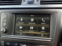 USED 2017 17 RENAULT KADJAR 1.2 Kadjar Signature Nav TCe 5dr Full Service Sat Nav Pan Roof