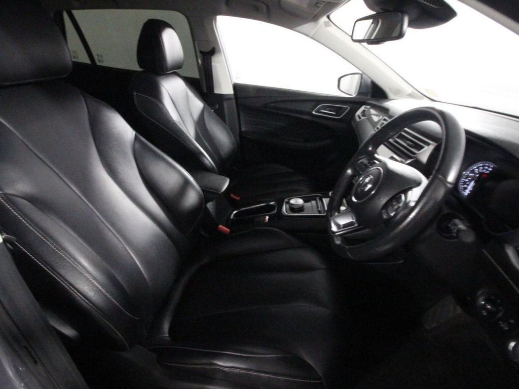 USED 2022 22 MG MG5 61.1kWh Exclusive Long Range Estate 5dr Electric Auto (156 ps) 