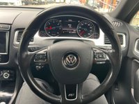 USED 2016 16 VOLKSWAGEN TOUAREG 3.0 TDI V6 BlueMotion Tech R-Line Tiptronic 4WD Euro 6 (s/s) 5dr GREAT SPEC PAN ROOF SUNROOF