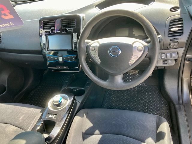 View our NISSAN LEAF