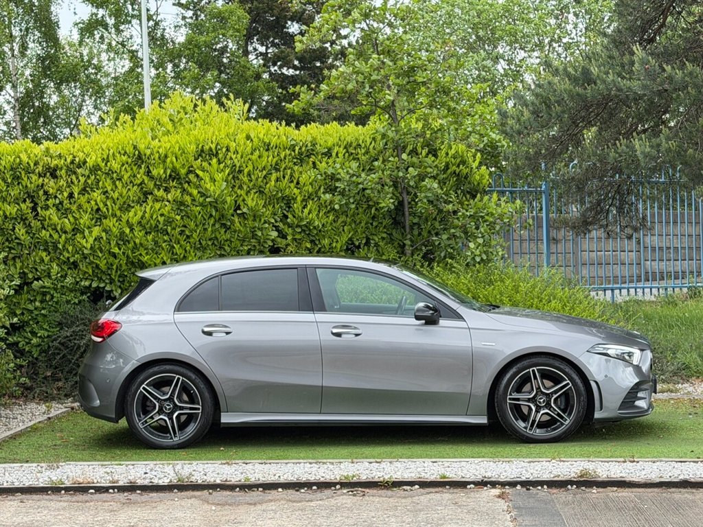 USED 2021 21 MERCEDES-BENZ A-CLASS 1.3 A200 AMG Line Edition (Premium Plus) Hatchback 5dr Petrol 7G-DCT Euro 6 (s/s) (163 ps) 1 OWN, SUPER LOW MILES, P/ROOF, FSH