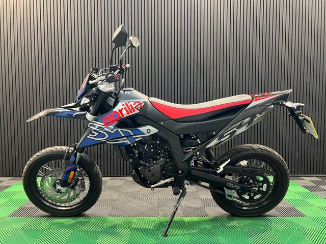 View our APRILIA SX 125