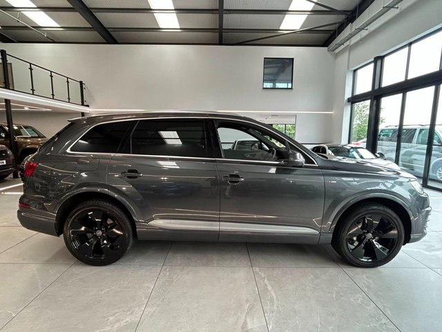 View our AUDI Q7