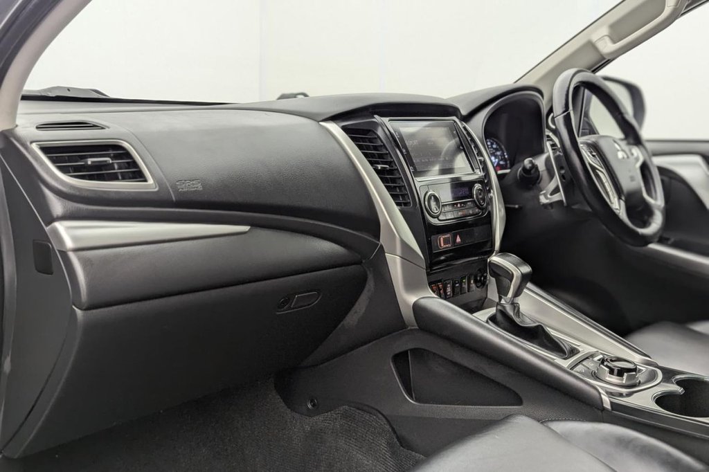 USED 2020 20 MITSUBISHI SHOGUN SPORT 2.4D 4 SUV 5dr Diesel Auto 4WD Euro 6 (181 ps) 7 Seats, 4x4, Leather