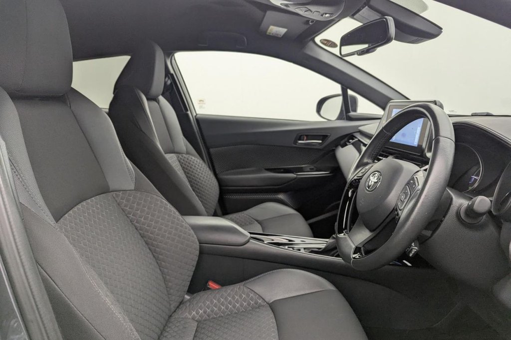 USED 2022 22 TOYOTA C-HR 1.8 VVT-h GPF Design SUV 5dr Petrol Hybrid CVT Euro 6 (s/s) (122 ps) Sat Nav, Rear Camera, Keyless