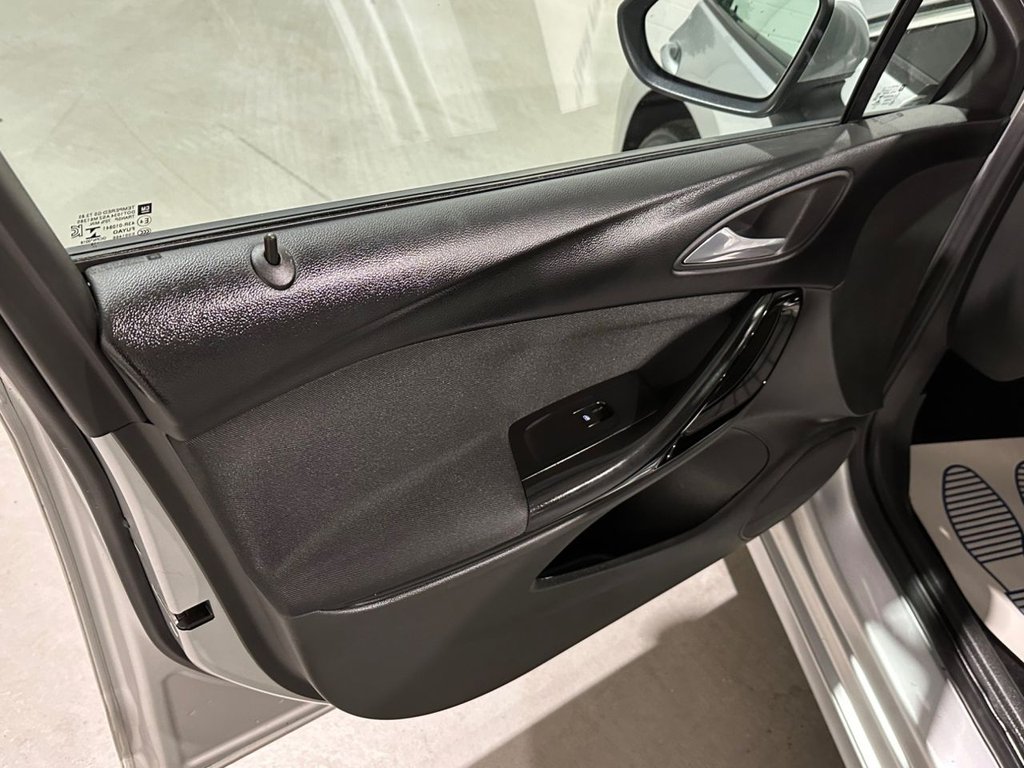 USED 2019 69 VAUXHALL ASTRA 1.4i Turbo SRi VX Line Nav Hatchback 5dr Petrol Manual Euro 6 (s/s) (150 ps) 