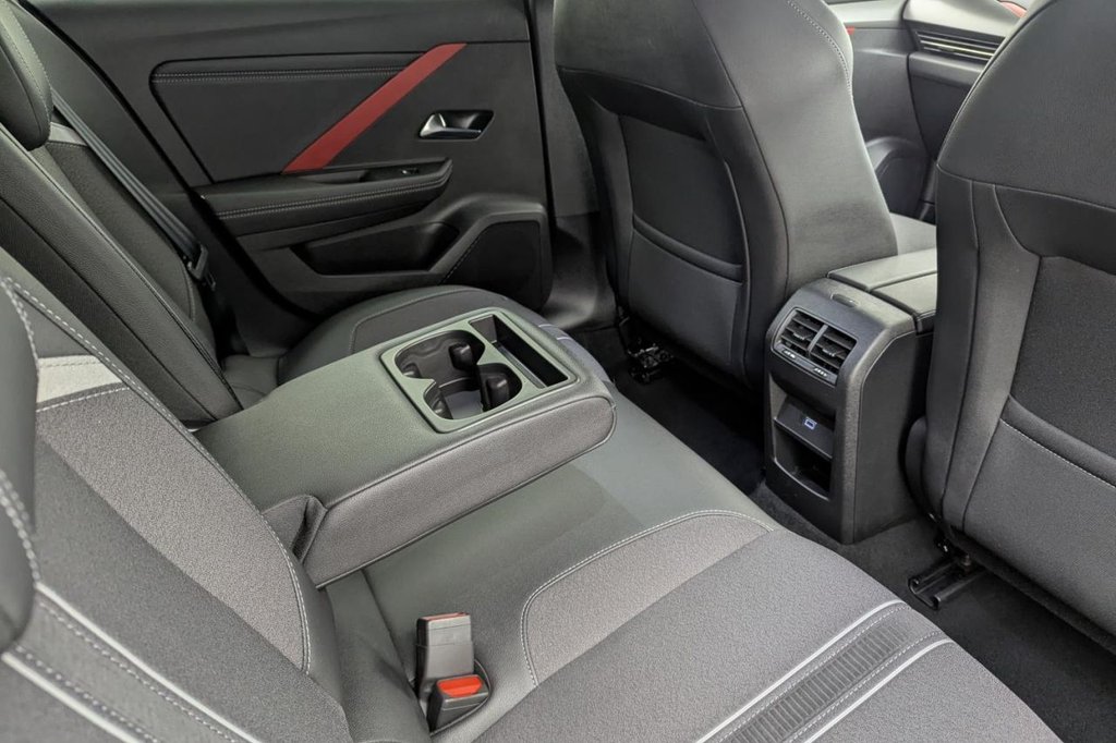 USED 2022 22 VAUXHALL ASTRA 1.2 Turbo GS Line Hatchback 5dr Petrol Manual Euro 6 (s/s) (130 ps) Sat Nav, 360 Camera, Keyless