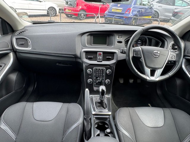 View our VOLVO V40
