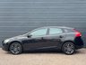 USED 2018 68 VOLVO V40 2.0 T2 GPF Momentum Hatchback 5dr Petrol Manual Euro 6 (s/s)  DAB / USB, Bluetooth
