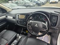 USED 2015 15 MITSUBISHI OUTLANDER 2.0h 12kWh GX4h SUV 5dr Petrol Plug-in Hybrid CVT 4WD Euro 5 (s/s) (200 ps) Auto_&pound;20 Tax_Sat Nav_Hybrid_2L_Ulez