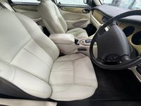 USED 2001 51 JAGUAR XJ 4.0 XJ8 Saloon 4dr Petrol Automatic (285 g/km, 290 bhp) Last Owner Since 2003 - FSH
