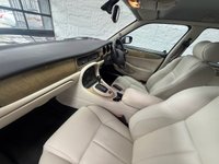 USED 2001 51 JAGUAR XJ 4.0 XJ8 Saloon 4dr Petrol Automatic (285 g/km, 290 bhp) Last Owner Since 2003 - FSH