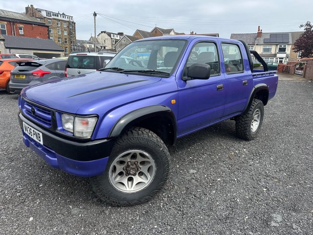 View our Toyota Hilux 2.4 EX Pickup Diesel Manual (89 bhp)