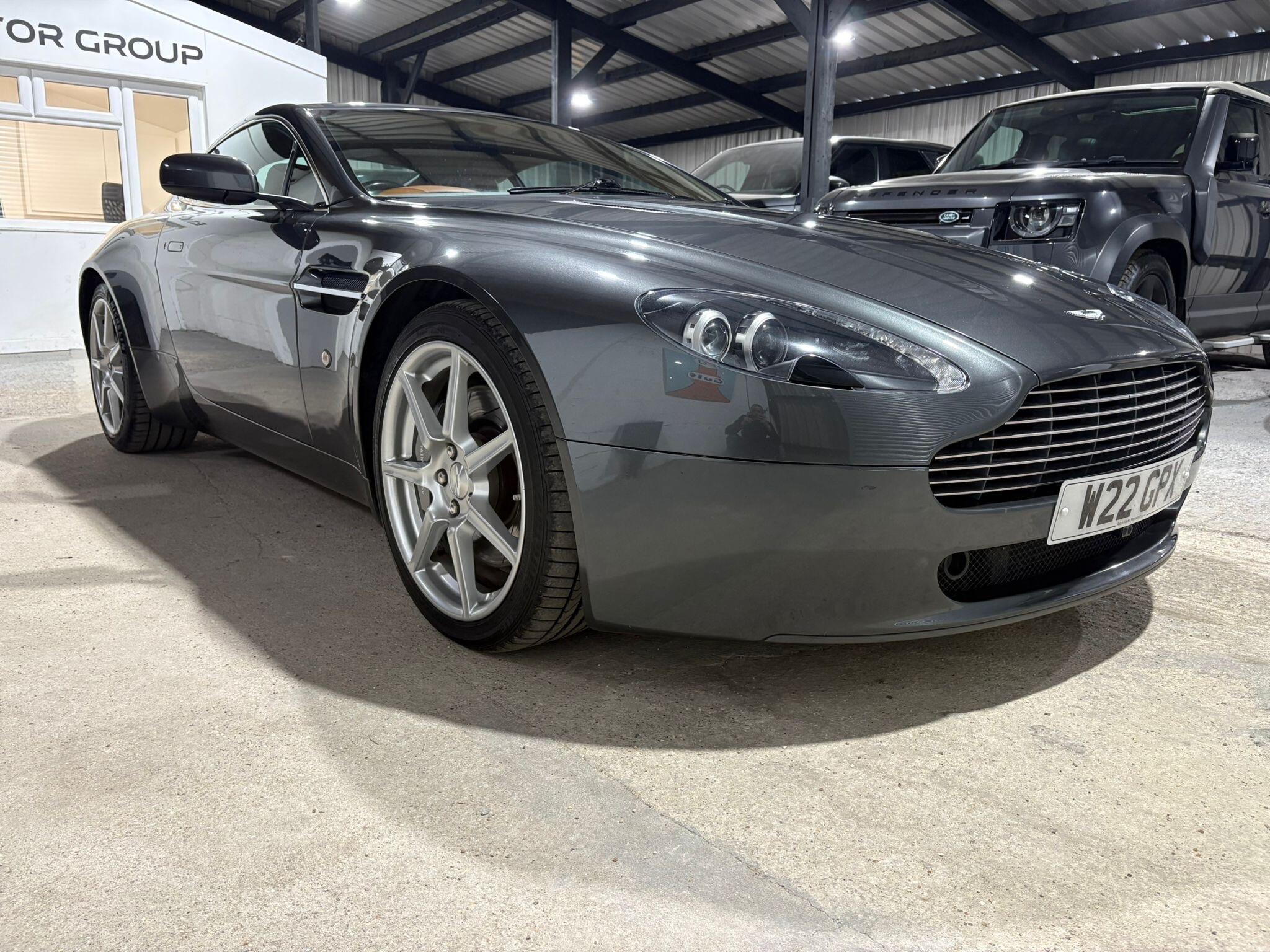 Aston Martin Vantage 2005