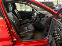 USED 2014 64 RENAULT CLIO 1.5 dCi Dynamique S MediaNav Hatchback 5dr Diesel EDC Euro 5 (90 ps) PARKING SENSORS, CRUISE CONTROL, HANDSFREE TECHNOLOGY WITH RENAULT BASS SYSTEM, SAT NAV WITH 7 INCH TOUCHSCREEN, 17 INCH GLOSS BLACK WHEELS, FLAME RED, PUSH TO START