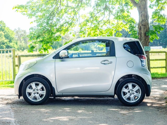View our TOYOTA IQ