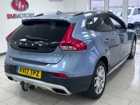 USED 2017 17 VOLVO V40 CROSS COUNTRY 2.0 D3 Pro Hatchback 5dr Diesel Manual Euro 6 (s/s) (150 ps) 