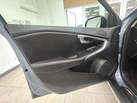 USED 2017 17 VOLVO V40 CROSS COUNTRY 2.0 D3 Pro Hatchback 5dr Diesel Manual Euro 6 (s/s) (150 ps) 