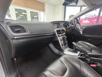 USED 2017 17 VOLVO V40 CROSS COUNTRY 2.0 D3 Pro Hatchback 5dr Diesel Manual Euro 6 (s/s) (150 ps) 