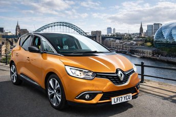2017 RENAULT SCENIC