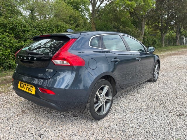 View our VOLVO V40