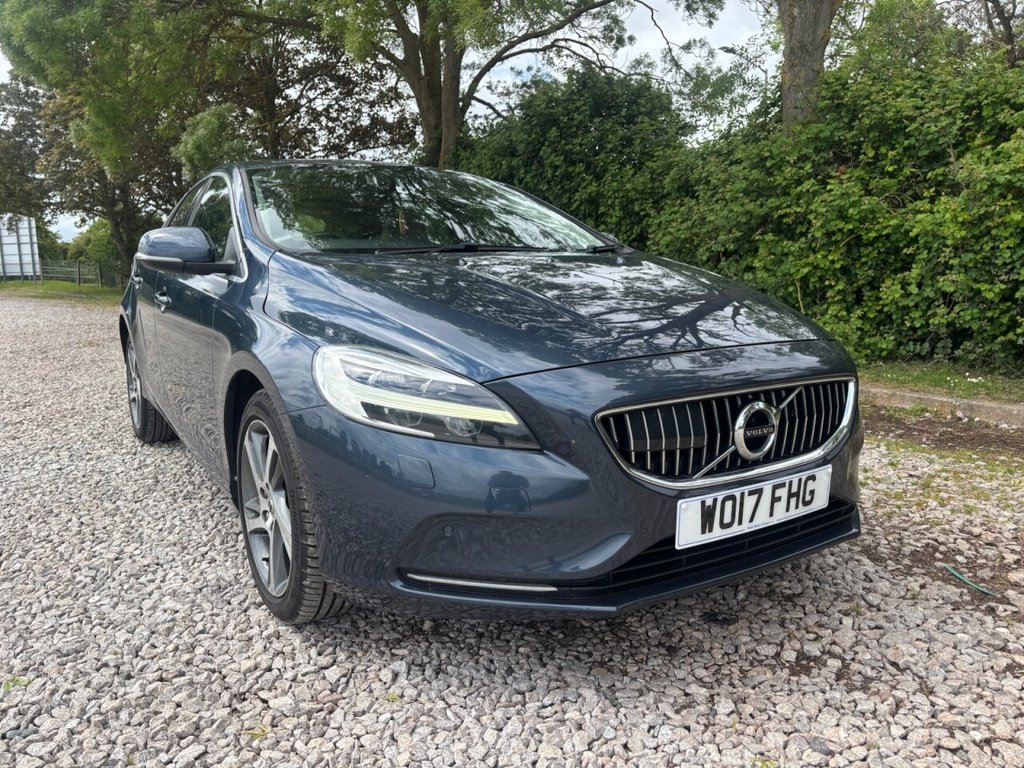 USED 2017 17 VOLVO V40 2.0 D2 Inscription Hatchback 5dr Diesel Manual Euro 6 (s/s) (120 ps) &pound;ZERO DEPOSIT FINANCE