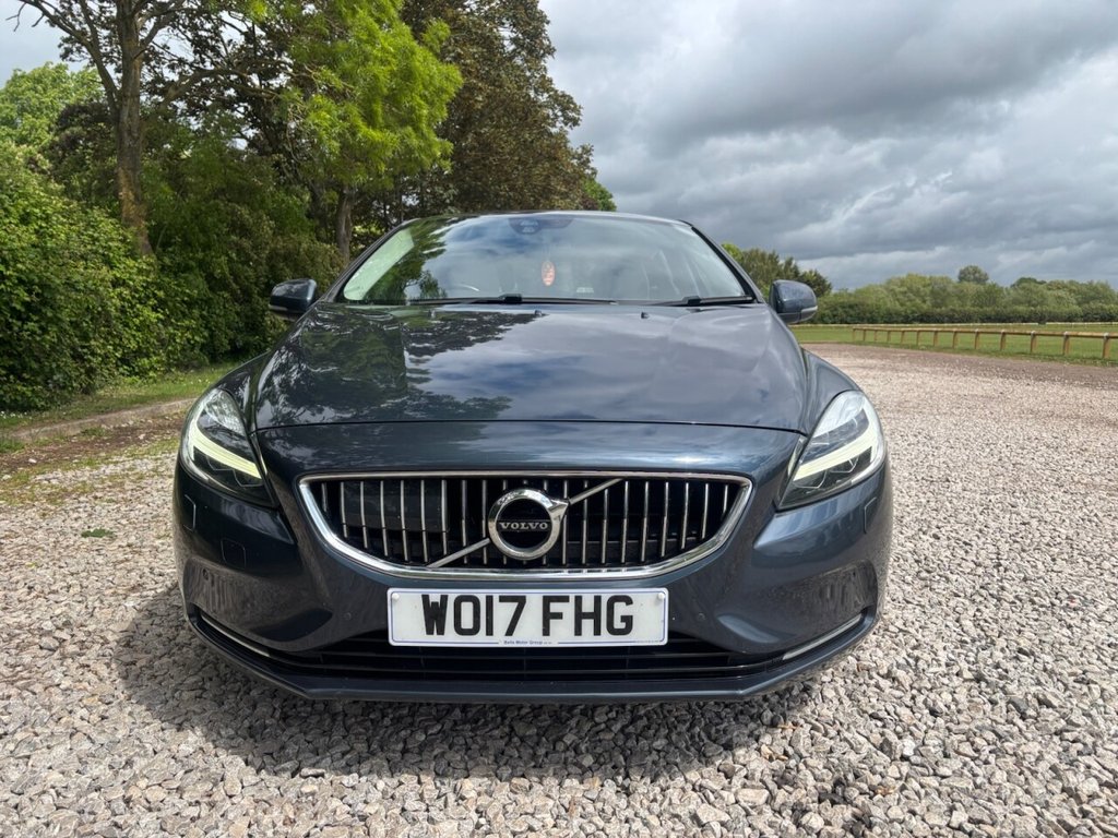 USED 2017 17 VOLVO V40 2.0 D2 Inscription Hatchback 5dr Diesel Manual Euro 6 (s/s) (120 ps) &pound;ZERO DEPOSIT FINANCE