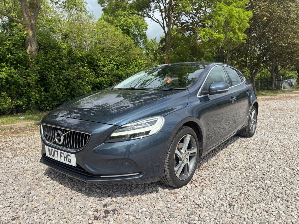 USED 2017 17 VOLVO V40 2.0 D2 Inscription Hatchback 5dr Diesel Manual Euro 6 (s/s) (120 ps) &pound;ZERO DEPOSIT FINANCE